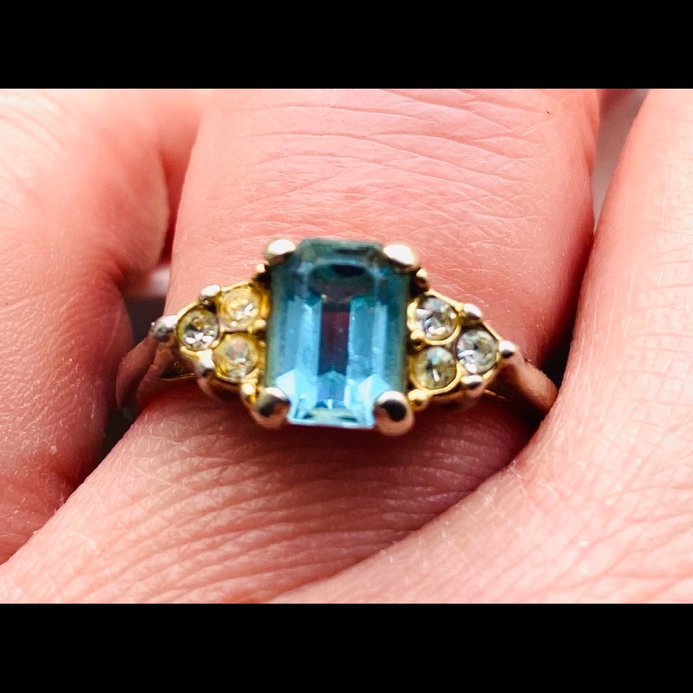 Aquamarine silver ring